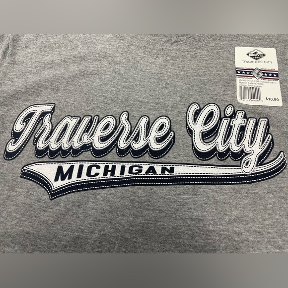 NWT Michigan Great Lakes Traverse City soft T-shirt size Small - Picture 4 of 8